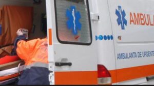 Accident rutier pe strada Laboratorului, din  Ploiești, produs de un șofer beat.Trei persoane au ajuns la spital